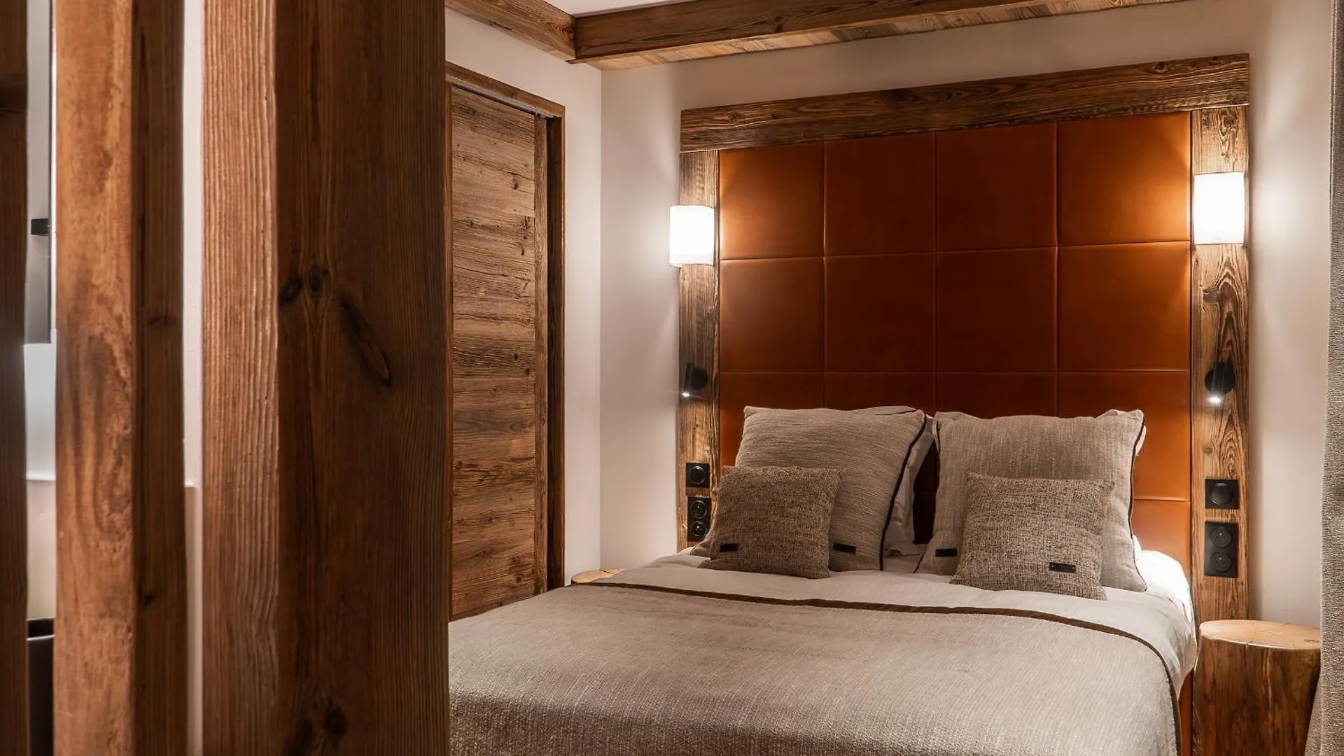 Chalet De Luxe A La Plagne Avec Spa, Acces Direct Aux Pistes - Fr-1-755-23